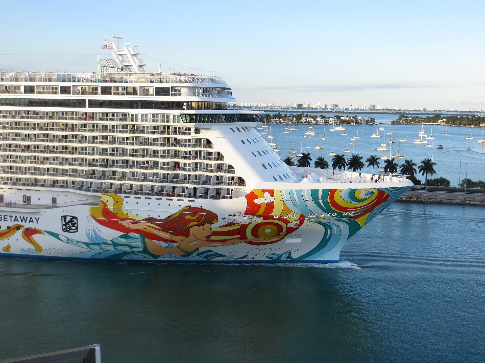 Man Dies After Falling From Balcony on Norwegian Getaway