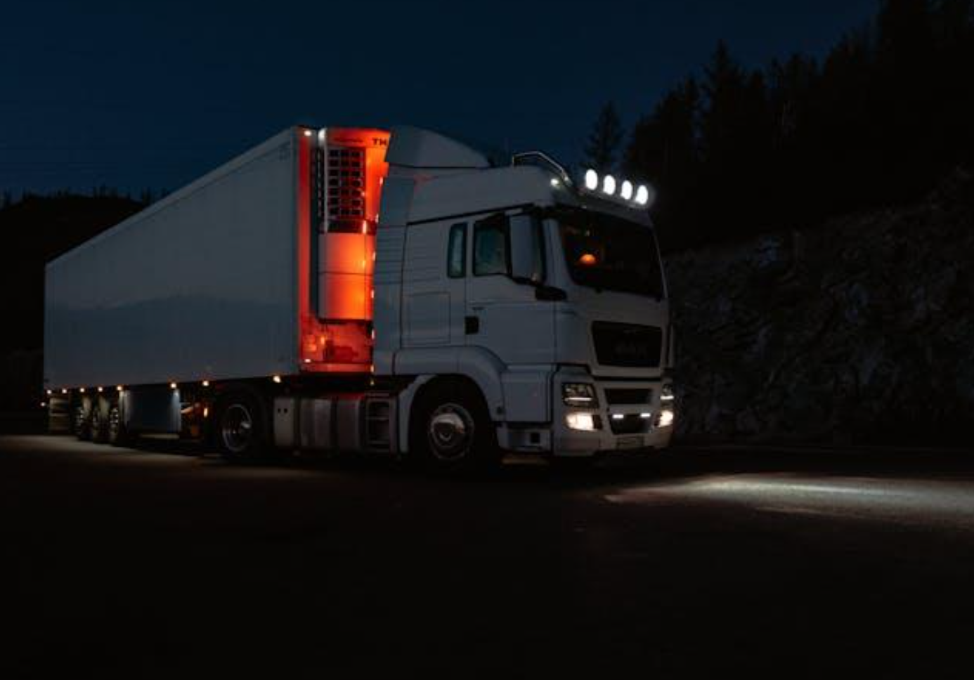 The Evidence Clock After a Commercial Truck Accident: What Can Disappear and Why It Matters
