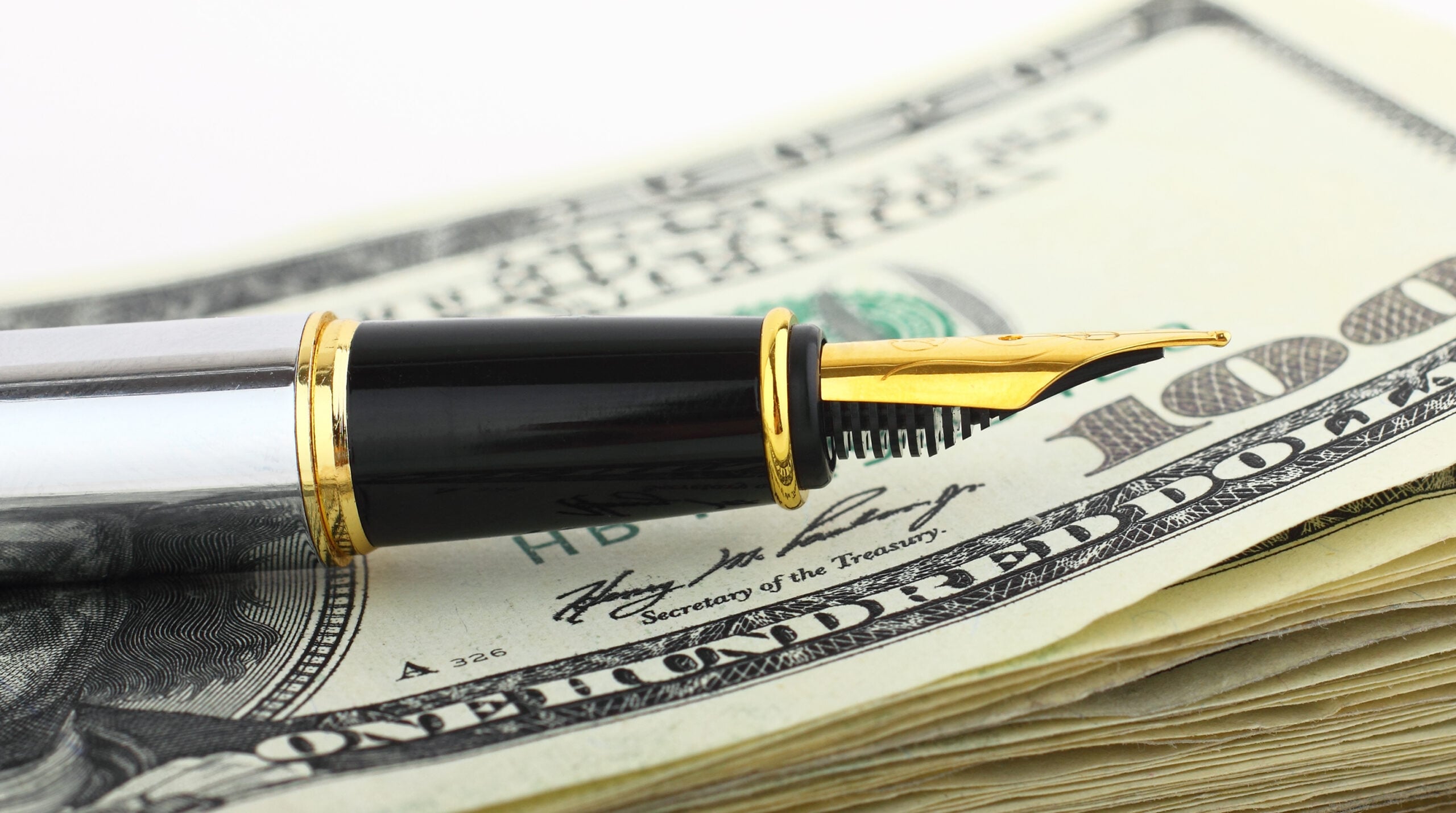 Biglaw’s Talent Wars Bring Signing Bonuses Back Into Style