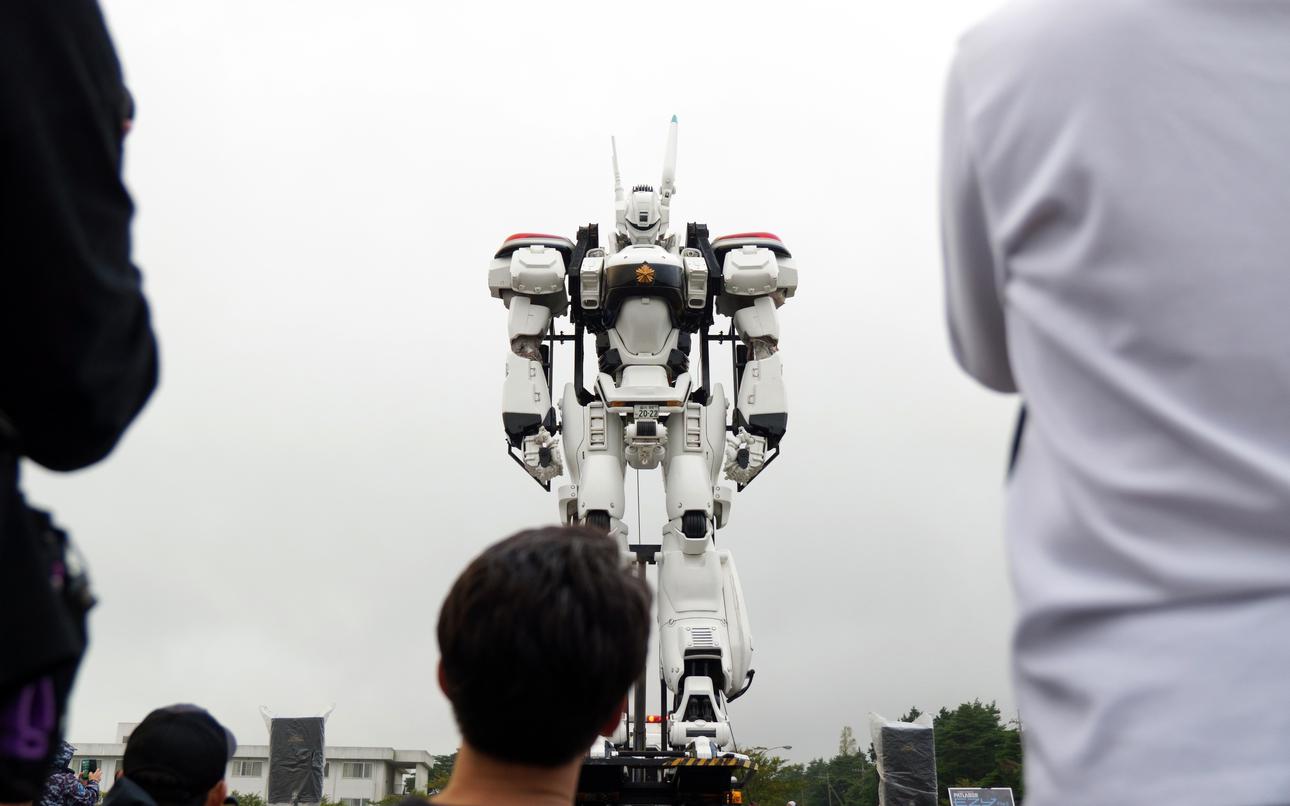 Howitzers, Humvees and a giant robot welcome visitors to Marine base near Mount Fuji