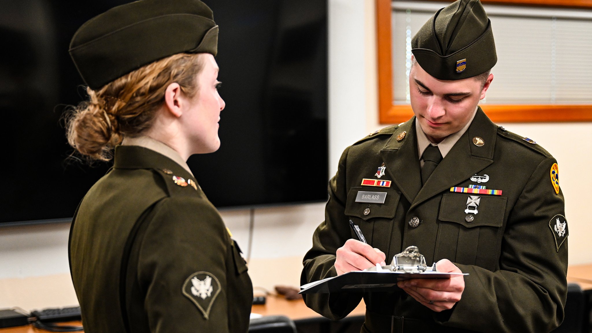 Army weighs baseball caps, rank insignia on the collar, and other uniform changes