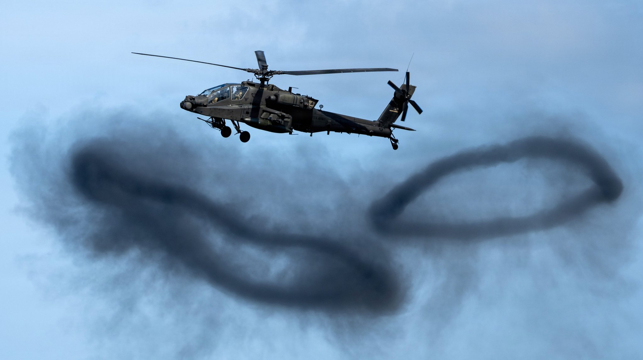 Army pays nearly $5 billion for massive defensive upgrade to helicopter fleet