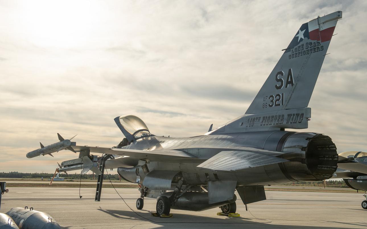 Pilot safely ejects from crash of Texas Air National Guard F-16 in northern Michigan