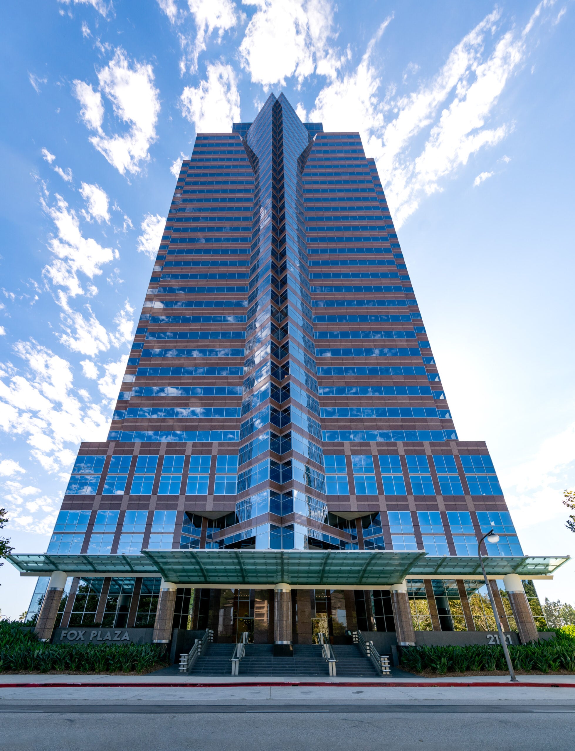 Why Do Many Law Firms Still Waste Money On Big Offices?