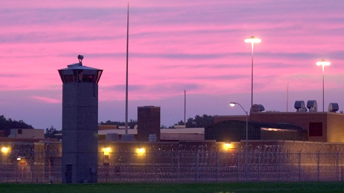 Trump approves firing squad for the execution of the 2009 Fort Hood shooter