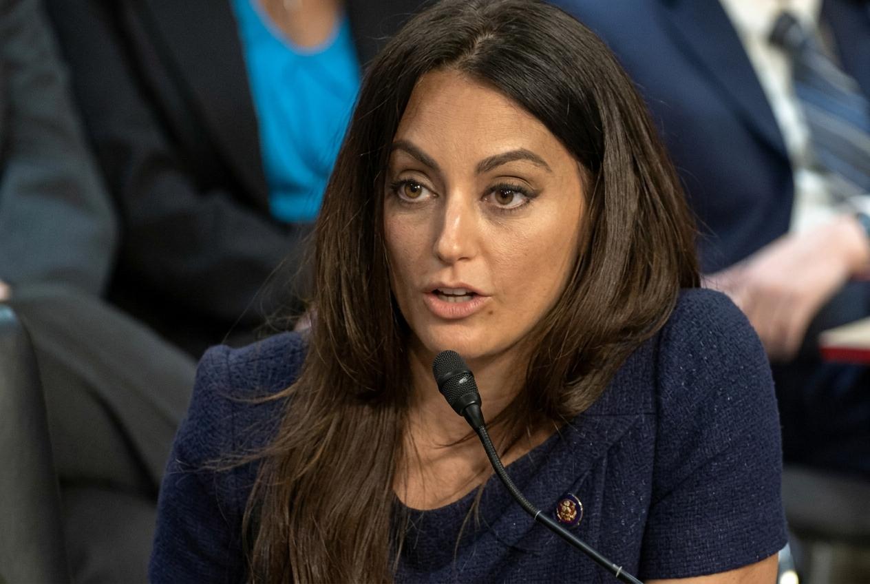 2 senators call for review of federal judge’s work at PR agency