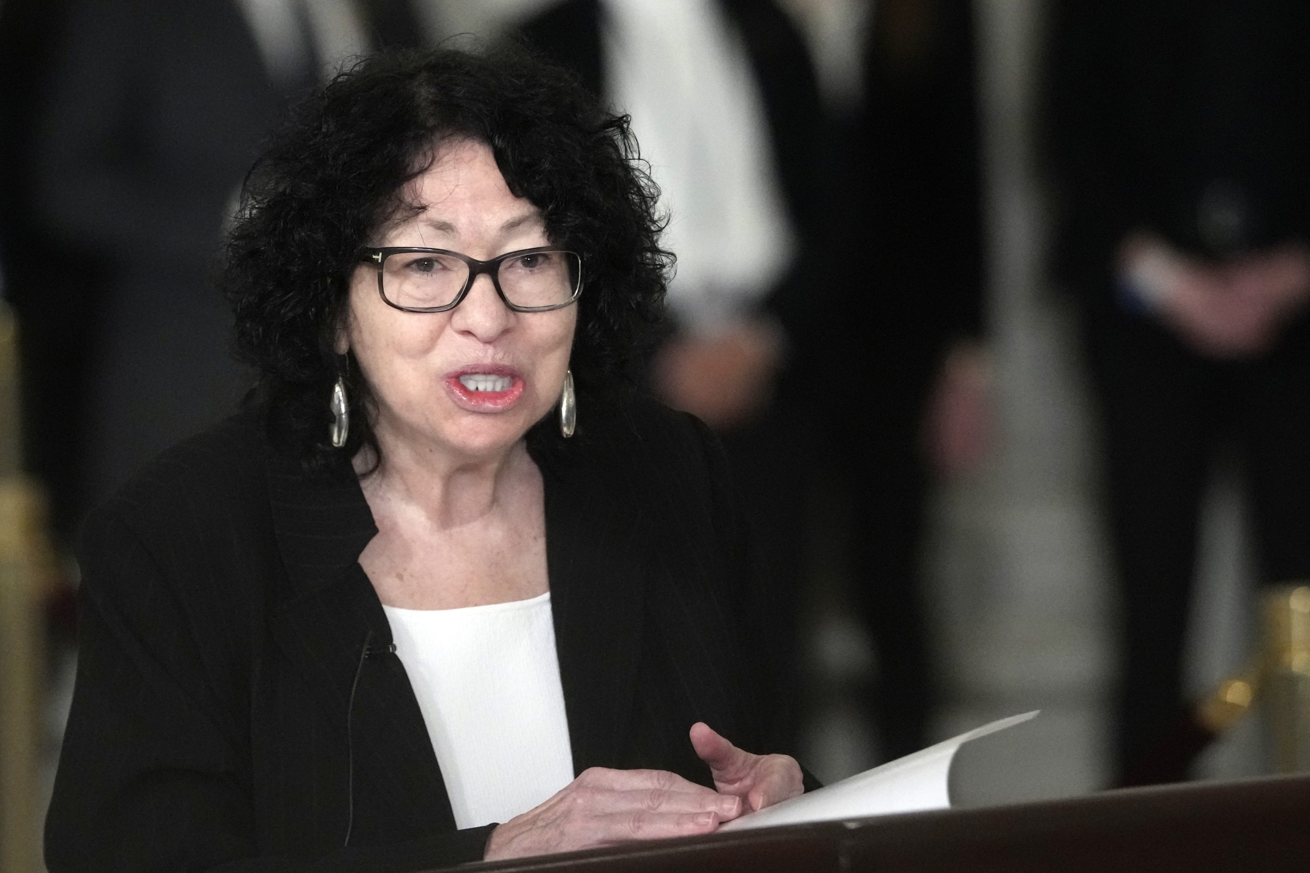 Justice Sotomayor criticizes judge who ordered juror’s arrest in front of jury pool