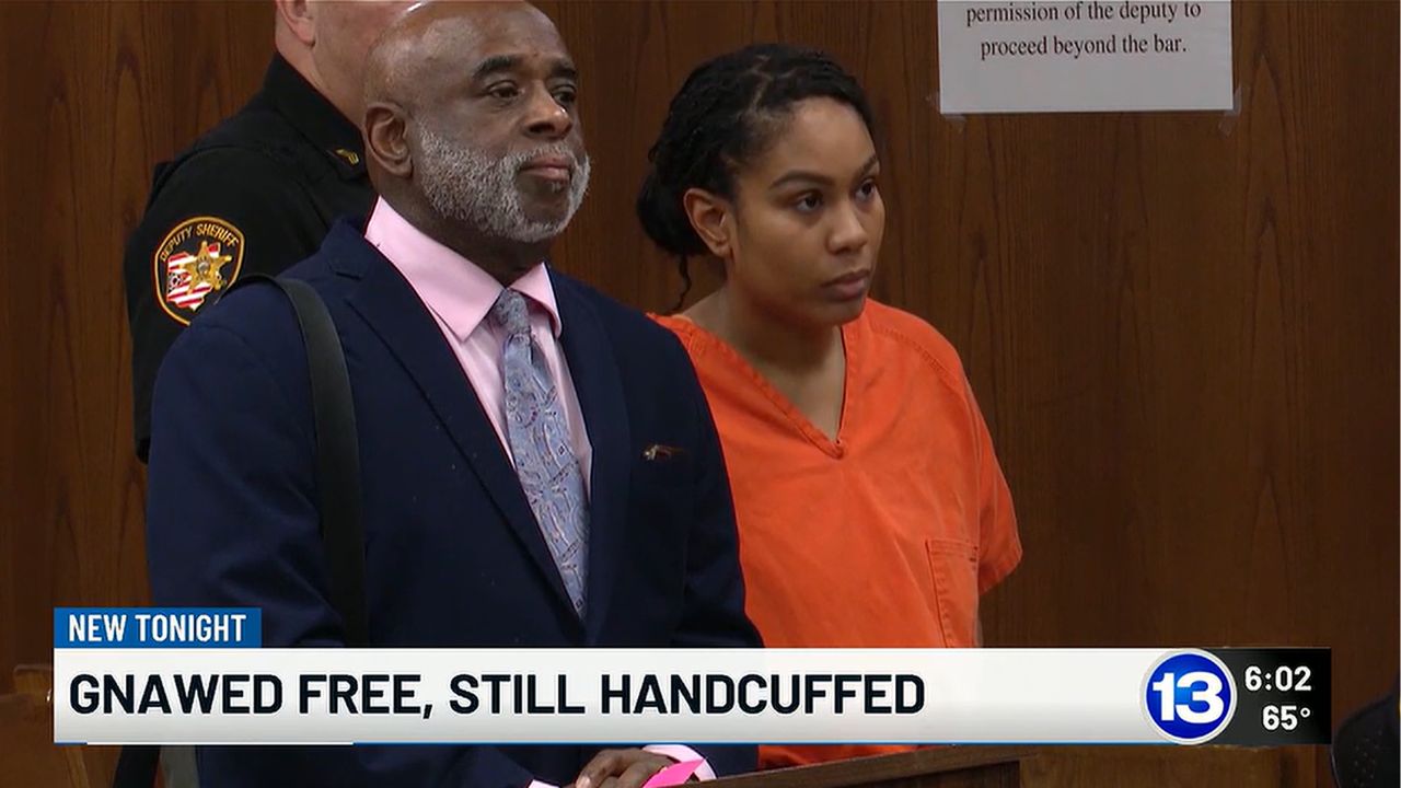 Woman handcuffed her firefighter captain boyfriend to a railing, forcing him to 'gnaw' his way to freedom and call for help: Police