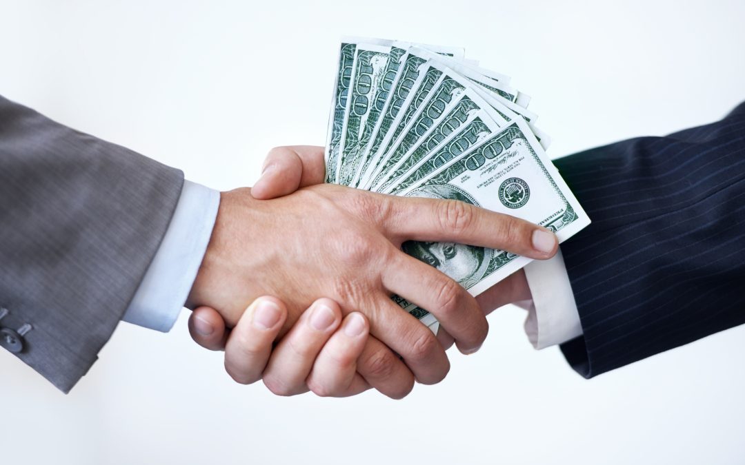 Litigation Powerhouse Rolls Out The $180K Bonus Welcome Mat For Former Clerks